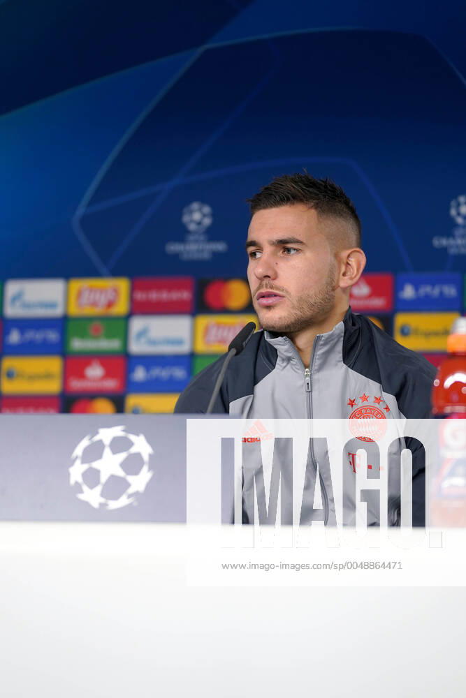 Fußball Champions League Gruppenphase 1. Spieltag Pressekonferenz FC Bayern München am 20.10.2020 auf dem Trainingsgelände an der Säbener Straße in München Lucas Hernandez ( München ) DFB regulations prohibit any use of photographs as image sequences and or quasi-video. Foto: Poolfoto Marco Donato FC Bayern München via REVIERFOTO Pressekonferenz FC Bayern München
