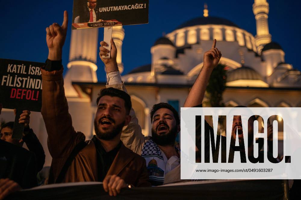 Protestors shout slogans during a protest solidarity with the Rafah people march from Barbaros Hayrettin Pasa Mosque to in front of the Israeli Consulate in Istanbul on May 27, 2024. Besiktas Turkey - ZUMAu194 20240527_zip_u194_014