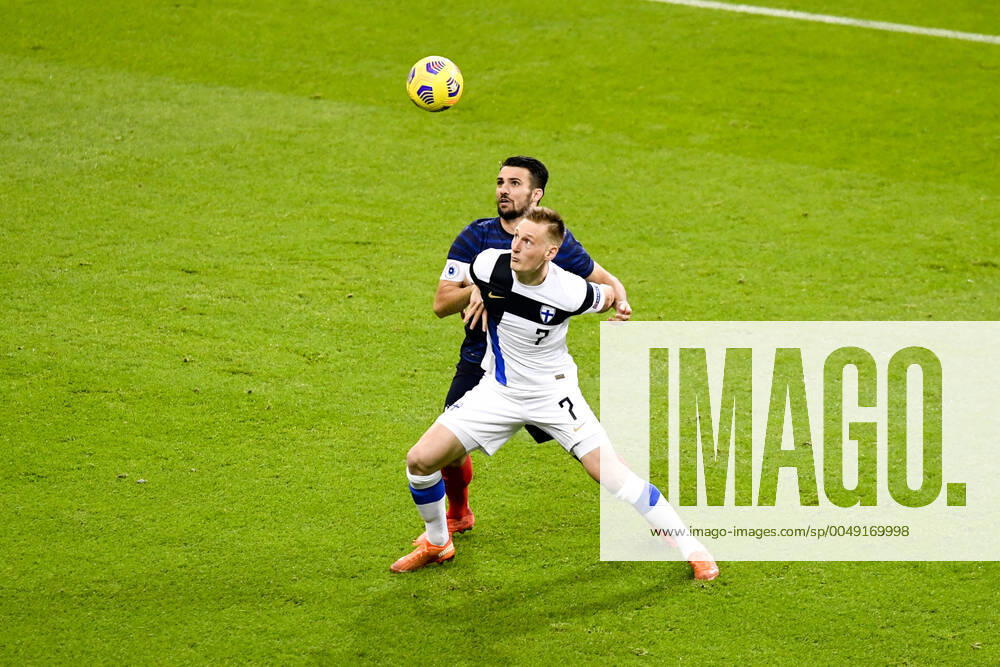 20 LEO DUBOIS (FRA) - 07 RASMUS KARJALAINEN (FIN) FOOTBALL : France vs Finlande - Match Amical - 11 11 2020 FEP Panoramic