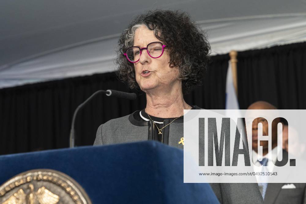 Shoshan Haran, who was kidnapped to Gaza along with her daughter, son-in-law, and their two children, and was released after 50 days speaks during reception celebrating Jewish Heritage at Gracie Mansion in New York on May 29, 2024 New York United States - ZUMAr339 20240529_znp_r339_037