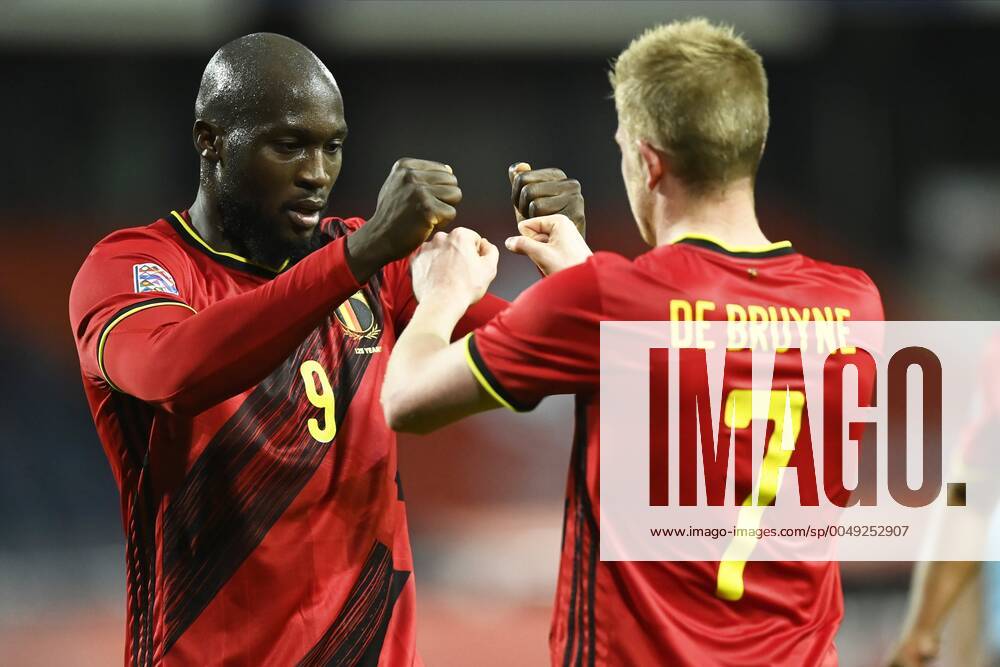 LEUVEN, BELGIUM - NOVEMBER 18 : Kevin De Bruyne forward of Belgium celebrates scoring a goal with teammate Romelu Lukaku forward of Belgium during the UEFA Nations League group stage final tournament - league A - group 2 match between Belgium and Denmark at the King Power at Den Dreef Stadium on November 18, 2020 in Leuven, Belgium, 18 11 2020 FOOTBALL : Belgique vs Danemark - UEFA Nations League - Louvain - 18 11 2020 PhotoNews Panoramic