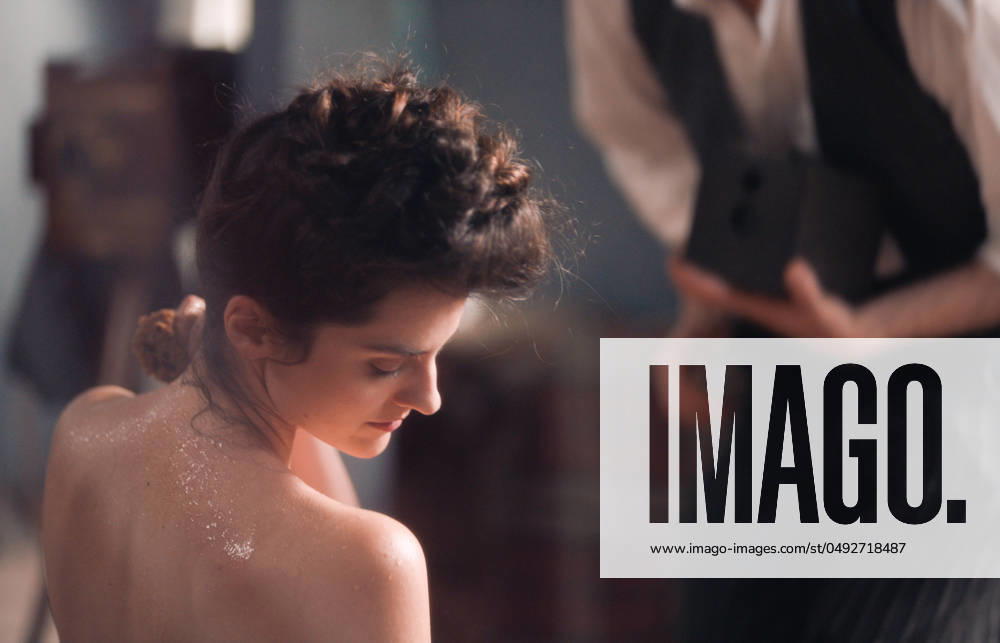 Curiosa (2019) - filmstill Noemie Merlant Curiosa (2019) - - -