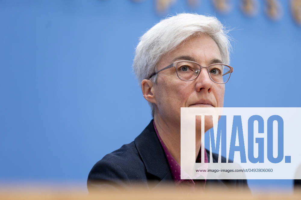 Dr. Brigitte Knopf, Stellv. Vorsitzende vom Expertenrat fâˆöºr Klimafragen, aufgenommen im Rahmen der Pressekonferenz zum Sondergutachten zur Pruefung der Treibhausgas-Projektionsdaten 2024 im Haus der Bundespressekonferenz in Berlin, 03.06.2024. Berlin Deutschland