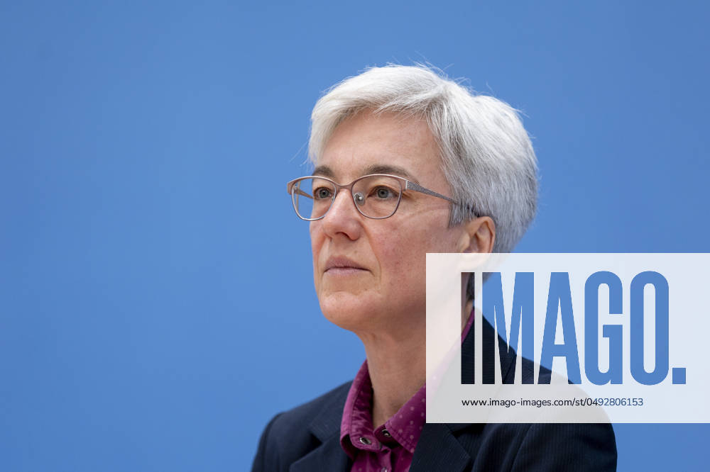 Dr. Brigitte Knopf, Stellv. Vorsitzende vom Expertenrat fâˆöºr Klimafragen, aufgenommen im Rahmen der Pressekonferenz zum Sondergutachten zur Pruefung der Treibhausgas-Projektionsdaten 2024 im Haus der Bundespressekonferenz in Berlin, 03.06.2024. Berlin Deutschland