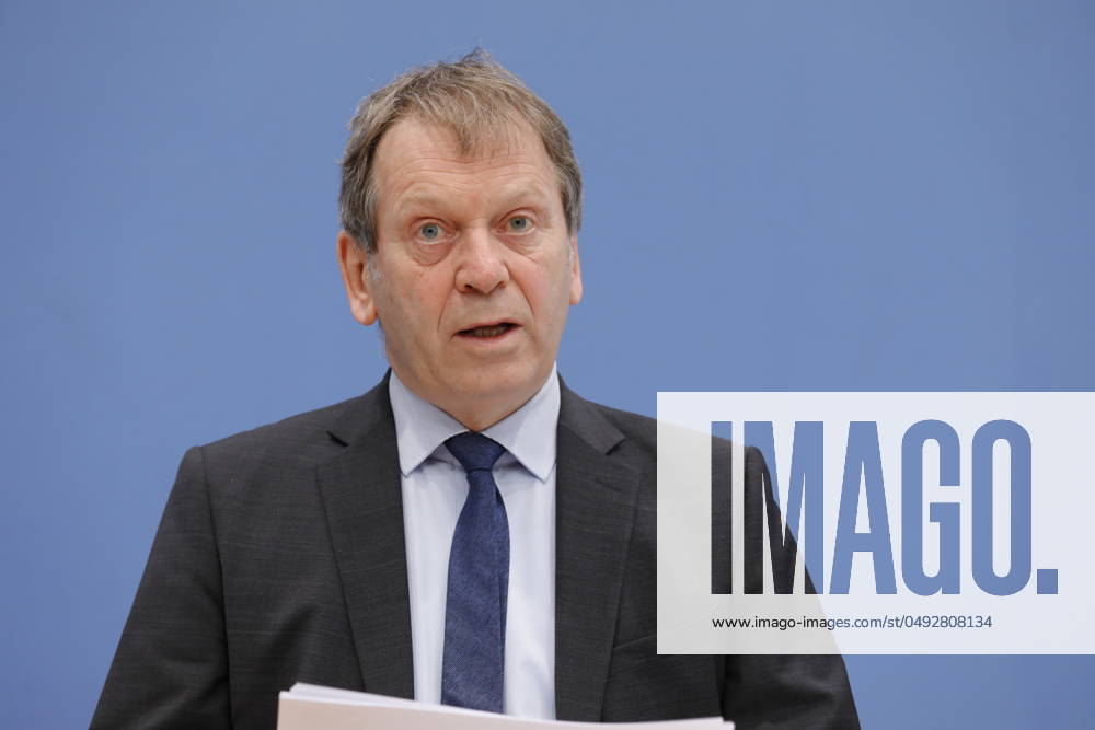 Prof. Dr. Hans-Martin Henning, Vorsitzender vom Expertenrat für Klimafragen (ERK), Direktor Fraunhofer ISE, Deutschland, Berlin, Bundespressekonferenz, Thema: Sondergutachten zur Prüfung der Treibhausgas-Projektionsdaten 2024