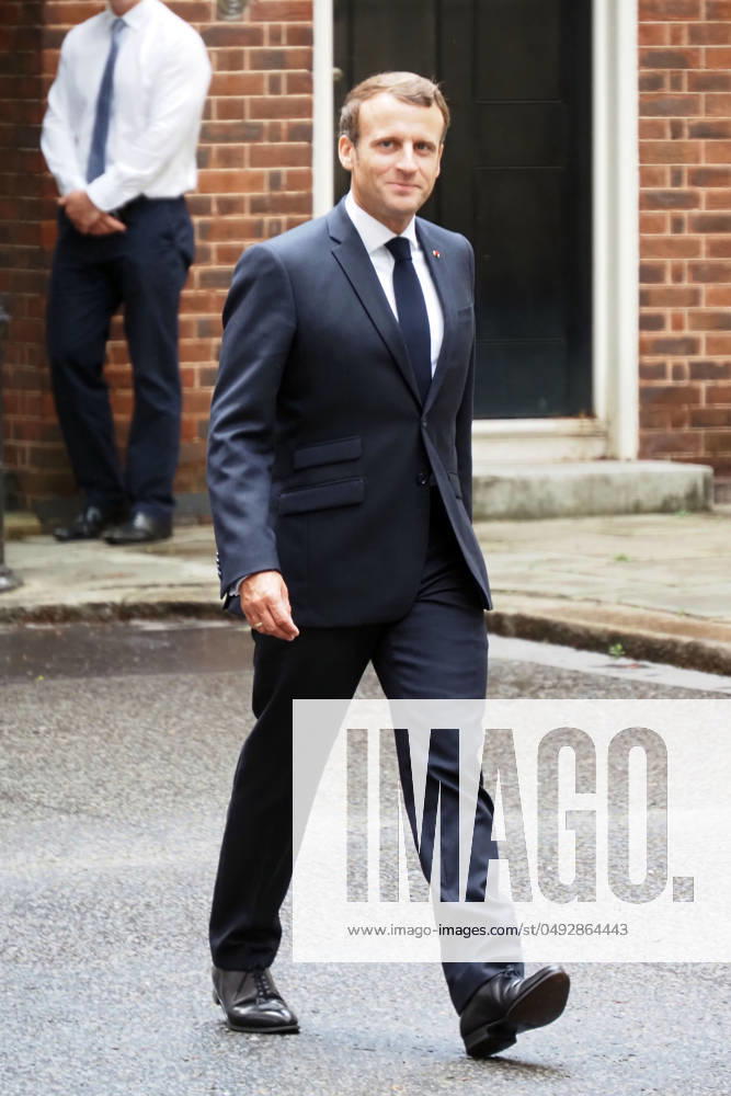 French President Emmanuel Macron visits UK PM Boris Johnson 10 Downing Street, London, UK - 18 June 2020. French President Emmanuel Macron in London to mark the 80th anniversary of Charles de Gaulle’s radio appeal to his countrymen to resist Nazi occupation, and to discuss Brexit with British Prime Minister Boris Johnson. London, England, UK on June 18, 2020. CAP JOR JOR London Greater London Great Britain
