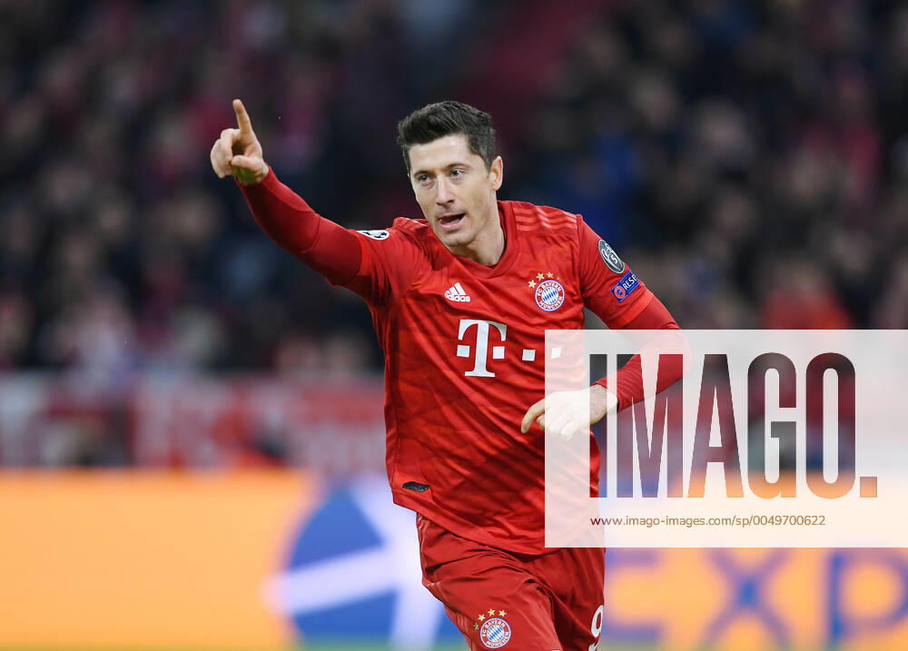 Archivbild: Fussball International, Weltfussballer 2020: Robert Lewandowski (FC Bayern Muenchen) FUSSBALL CHAMPIONS LEAGUE SAISON 2019 2020 Vorrunde Gruppe B FC Bayern Muenchen - Olympiakos Piraeus 06.11.2019 JUBEL FC Bayern Muenchen; Torschuetze zum 1-0 Robert Lewandowski