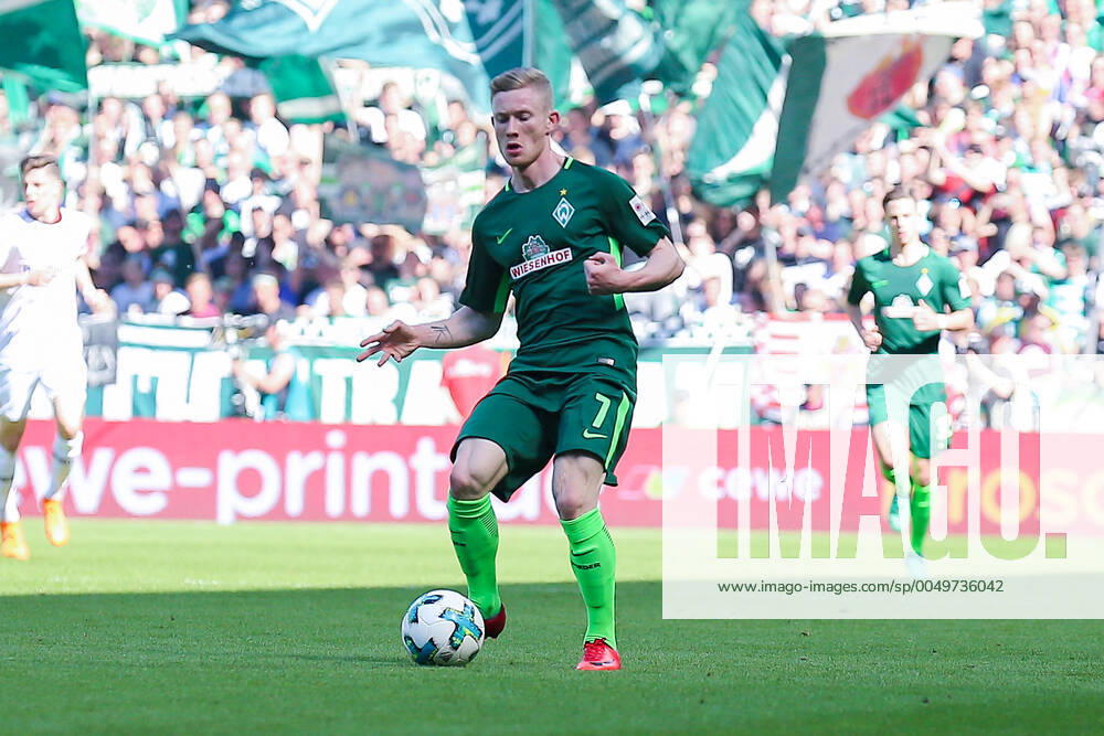 Bremen, Deutschland 05. Mai 2018: 1. BL - 17 18 - SV Werder Bremen vs. Bayer 04 Leverkusen Florian Kainz (Werder Bremen) mit Ball Aktion . Einzelbild . Freisteller . 1. BL - 17 18 - SV Werder Bremen vs. Bayer 04 Leverkusen