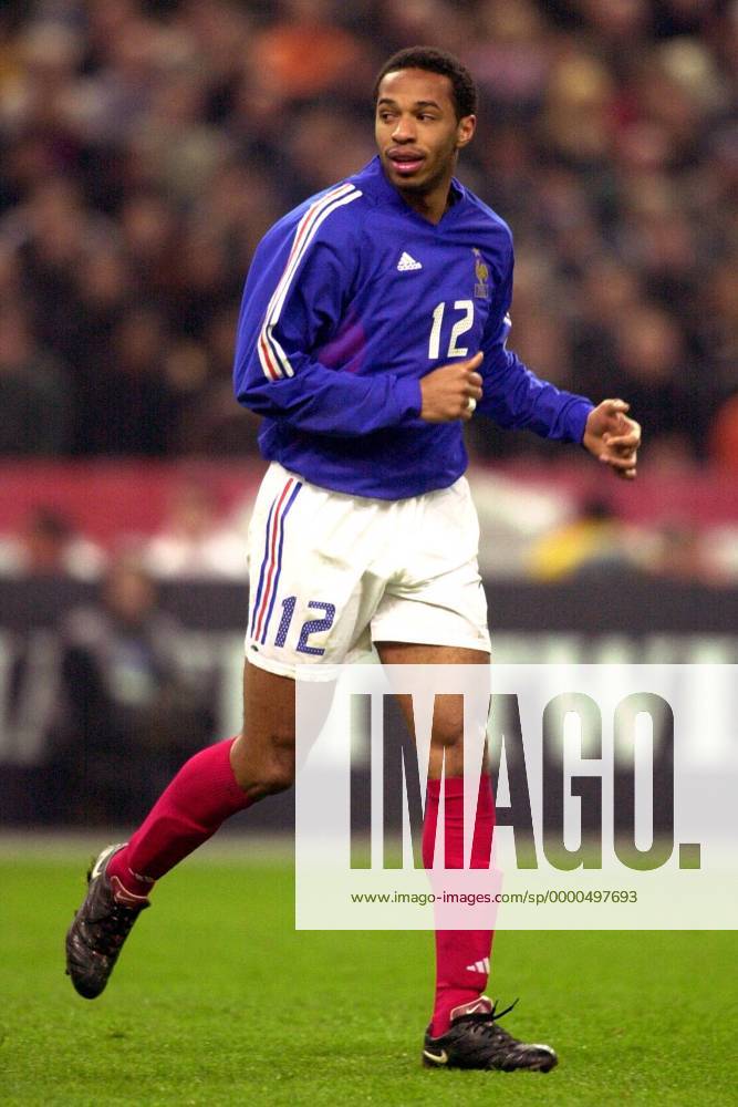Thierry Henry (Frankreich) Fußball Länderspiel Herren Freundschaftsspiel 2002, Nationalmannschaft, Nationalteam, Nationaltrikot Einzelbild Stade de France Paris