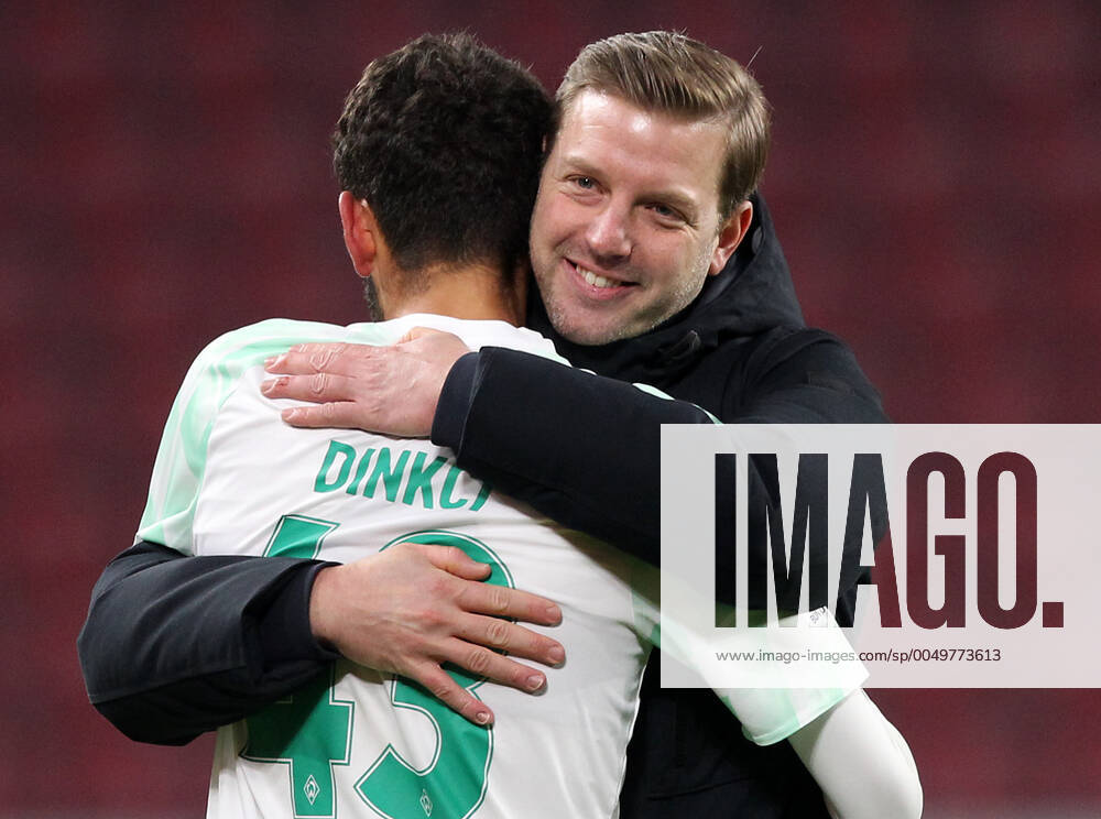 Florian Kohfeldt (Trainer, Werder Bremen) mit dem Siegtorschützen Eren Sami Dinkci (43, Werder Bremen), Fußball, 1. Bundesliga, 13. Spieltag, 1. FSV Mainz 05 - SV Werder Bremen, 19.12.2020, Opel Arena, Mainz, Deutschland, zmdz, ** DFB & DFL regulations prohibit any use of photographs as image sequences and or quasi-video. ** 1. FSV Mainz 05 - SV Werder Bremen