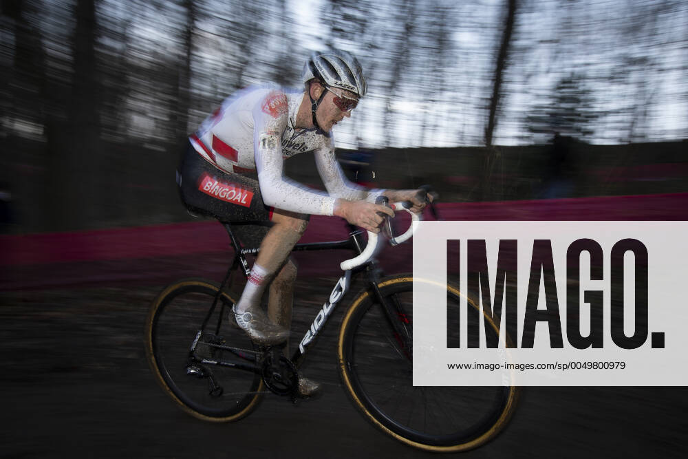 Belgian Michael Vanthourenhout pictured in action during the men elite race of the World Cup cyclocross in Namur, second stage (out of five) of the UCI World Cup competition, in Namur, Sunday 20 December 2020. KRISTOFxVANxACCOM x2615556x