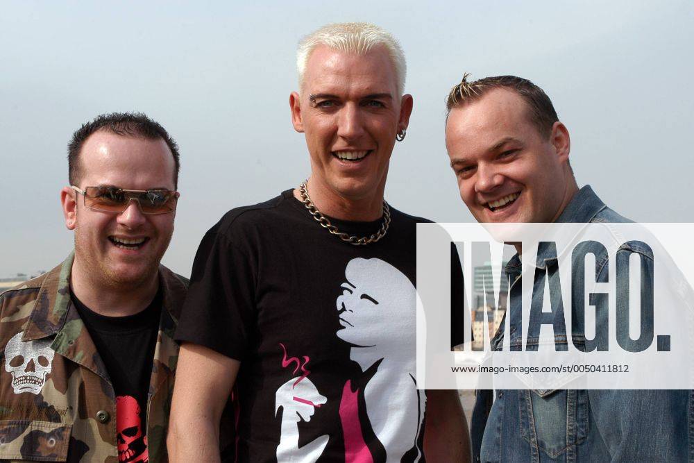 Scooter (GER) - v.l.n.r.: Rick J. Jordan, H.P. Baxxter und Jay Frog während eines Pressetermins anlässlich des deutschen Vorentscheids GERMANY 12 POINTS zum Eurovision Song Contest 2004 in Berlin