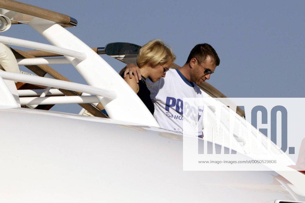 Roman Abramowitsch (RUS Sibneft) und Ehefrau Irina auf ihrer Yacht im Hafen von Lissabon