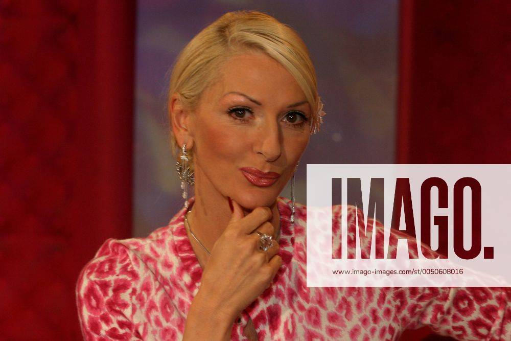 Kabarettistin Desiree Nick (GER) zu Gast in der ZDF-Talkshow BLOND AM FREITAG in Berlin