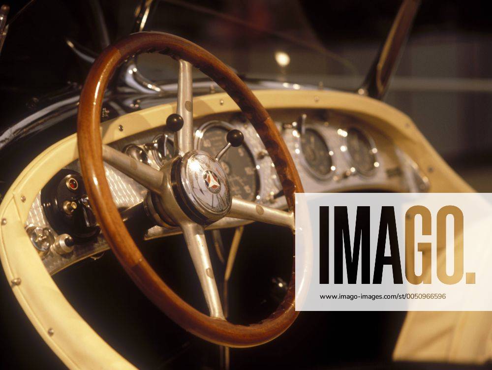 Cockpit eines Mercedes Benz SSK Trossi (Baujahr 1930)