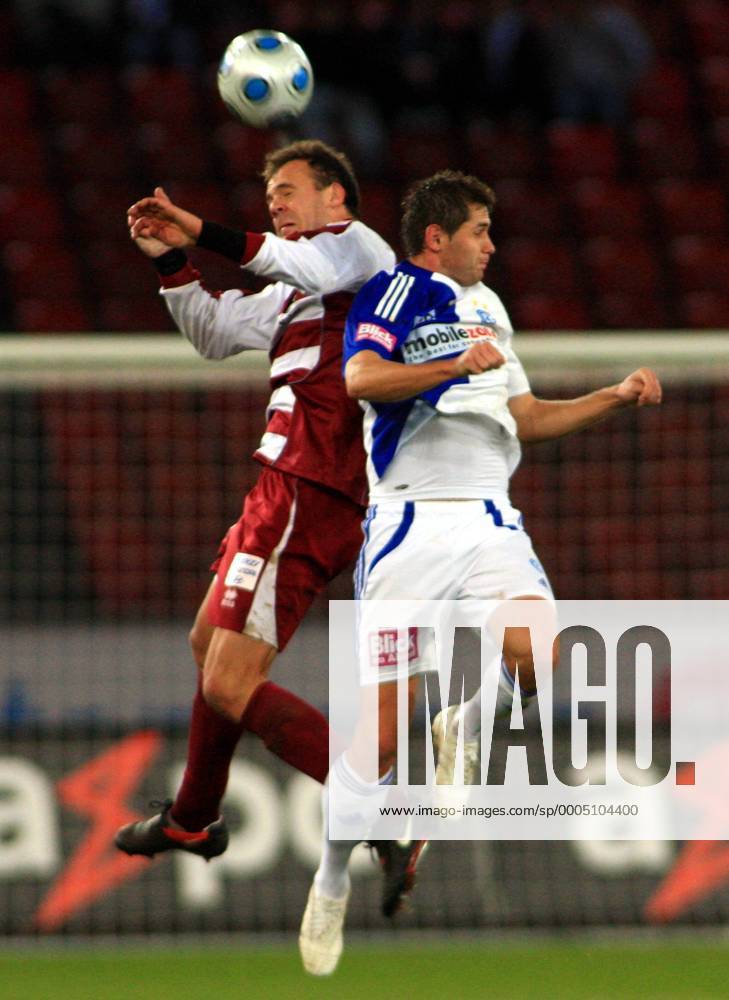 Fussball Super League Grasshopper Club Zürich - AC Bellinzona 7:0 Ildefonso Lima (li, Bellinzona) gegen Senad Lulic (Grasshopper)