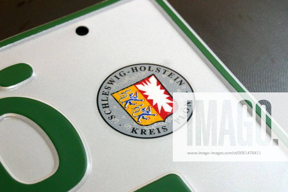 Kennzeichen für steuerbefreite Kraftfahrzeuge mit Zulassungsplakette des Kreises Plön in Schleswig Holstein