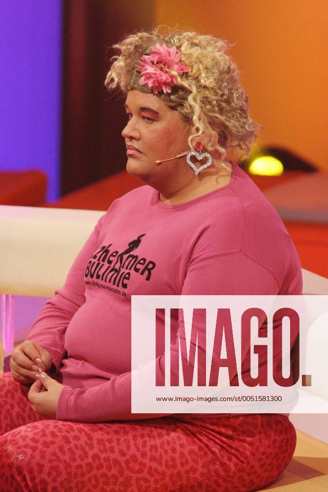 Comedian Cindy aus Marzahn (GER) anlässlich der Sat1-Fernsehshow - Wer zuletzt lacht...! - in Berlin