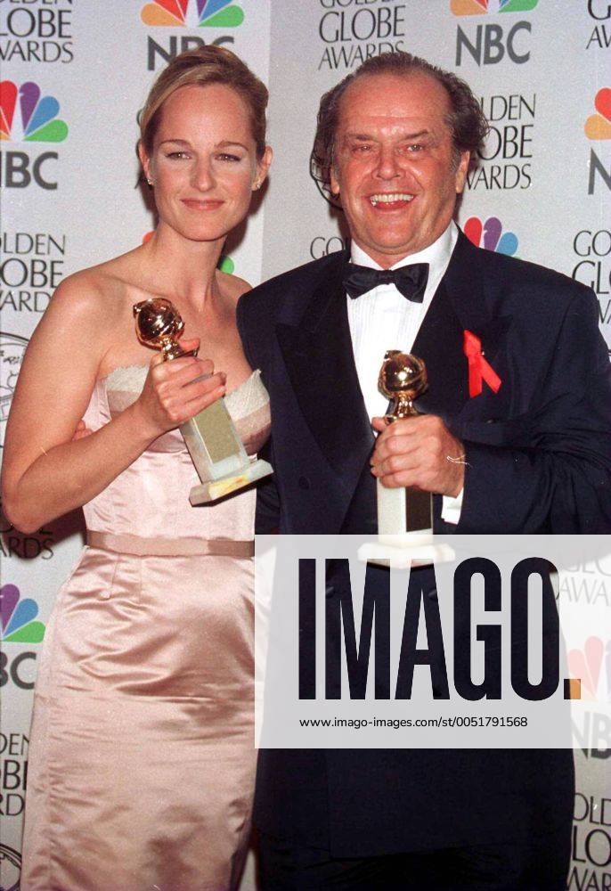 OSCARS. Bester Hauptdarsteller. Preisträger 1991-2000 Schauspielerin Helen Hunt (USA) und Schauspieler Jack Nicholson (USA) mit ihren Trophäen für den Film - As Good as it Gets - bei den 55. - Golden Globe Awards - in Beverly Hills (lap98011823)