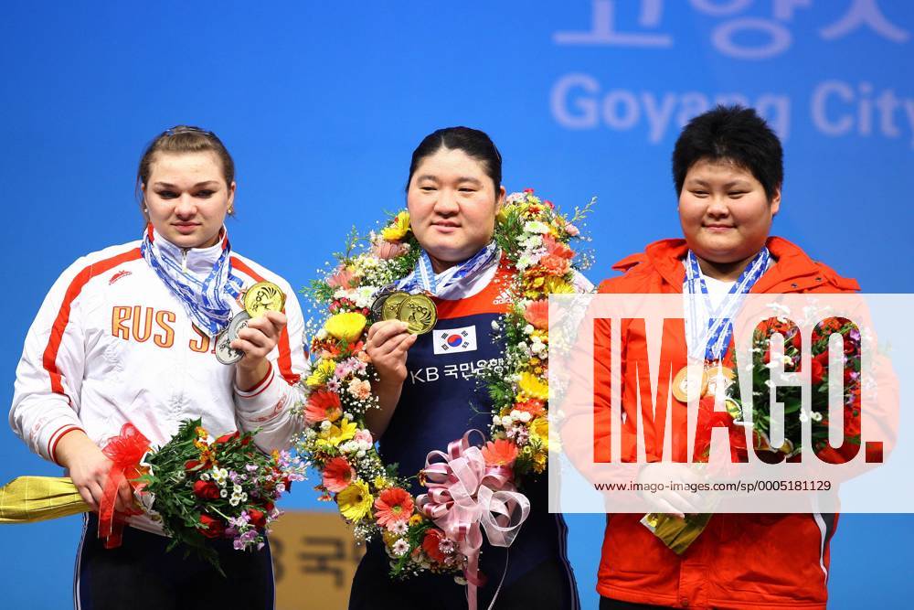 Siegerinnen: v.li. Tatiana Kashirina RUS, Jang Mi-Ran KOR, Meng Suping CHN über 75 kg, bei der WM 2009 Gewichtheben in Goyang KOR - 28 11 2009; o0 Weltmeister
