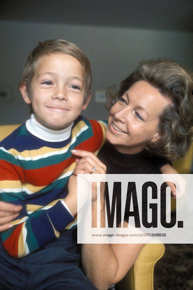 Rut Brandt (NOR GER Ehefrau von Willy Brandt) mit ihrem Sohn Matthias Brandt