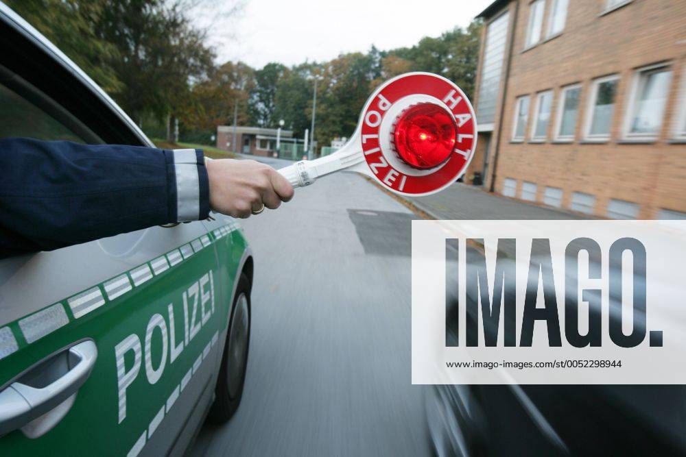 Halt Polizei - Verkehrskontrolle in Düsseldorf