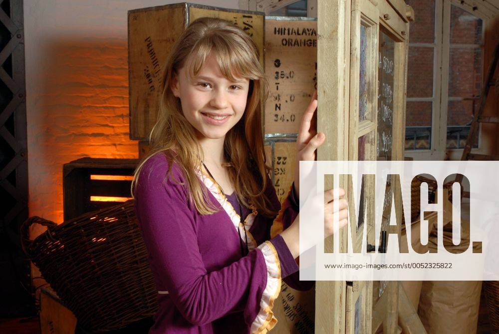 Schauspielerin Laura Gabriel anlässlich eines Fotoshootings zur TV-Serie - Die Pfefferkörner - in Hamburg