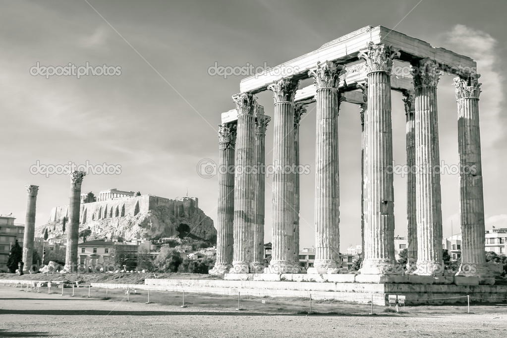 Black and white photo of ancient ruins of temple of Zeus Olympic