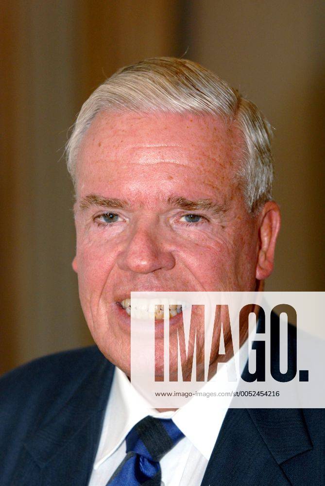 Klaus-Michael Kühne (Verwaltungsratspräsident und Mehrheitseigner der Spedition Kühne + Nagel) anlässlich eines Fotoshootings in Bonn