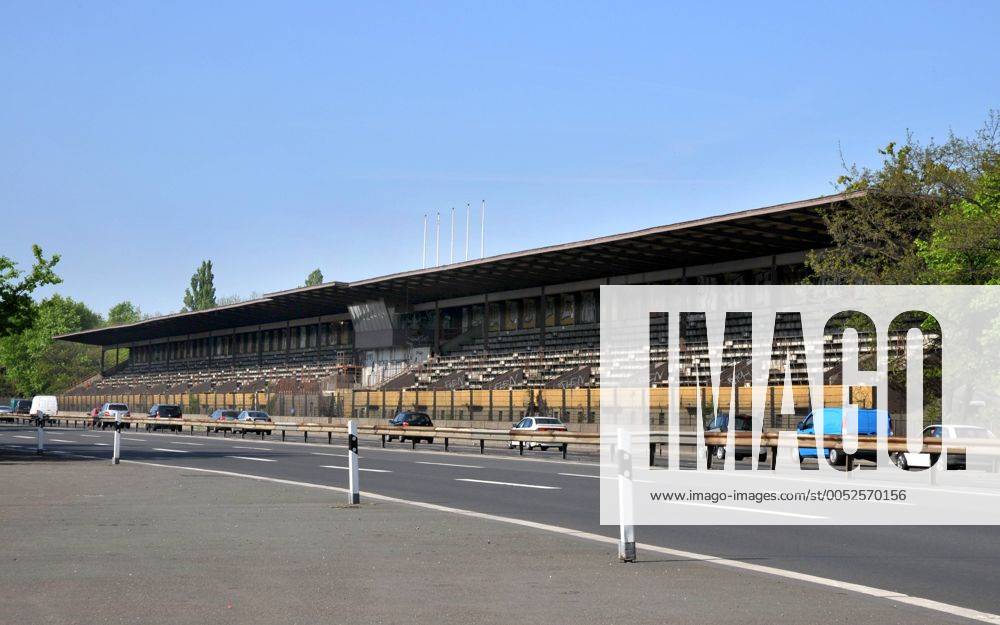 Zuschauertribünen an der AVUS in Berlin