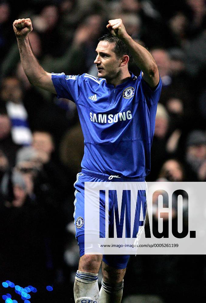 Frank Lampard of Chelsea celebrates scoring his side s second goal - FC Chelsea London - Portsmouth FC - 16th December, 2009 . o0 Jubel, Freude