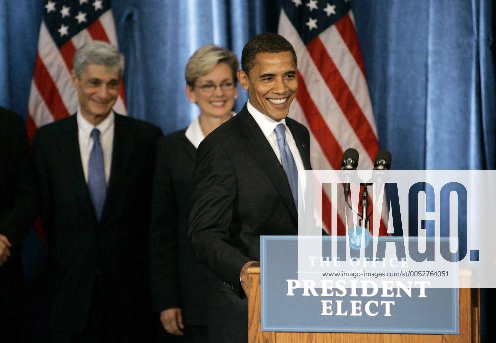 Barack Obama (USA Demokraten) während der ersten Pressekonferenz nach der Präsidentschaftswahl in Chicago - - CHI2008110703