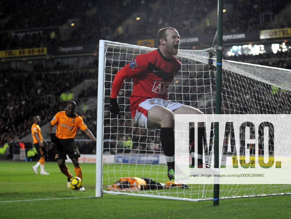 Wayne Rooney of Manchester United celebrates --- Premier League: Hull City (orange) vs. Manchester United (red), 27th December, 2009 . o0 Jubel Freude