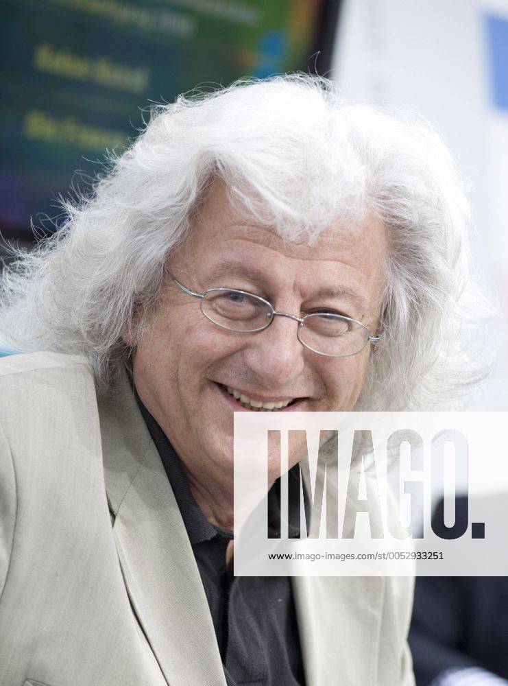 Schriftsteller Peter Esterhazy während der Buchmesse in Leipzig
