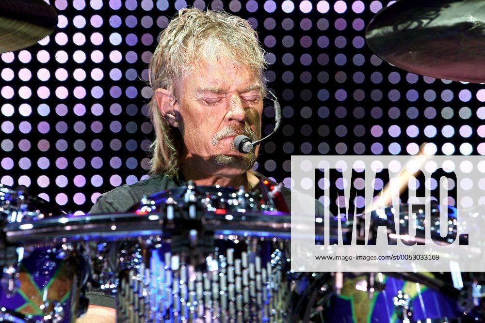 Schlagzeuger Frank Beard (ZZ Top) während eines Konzertes in Leipzig