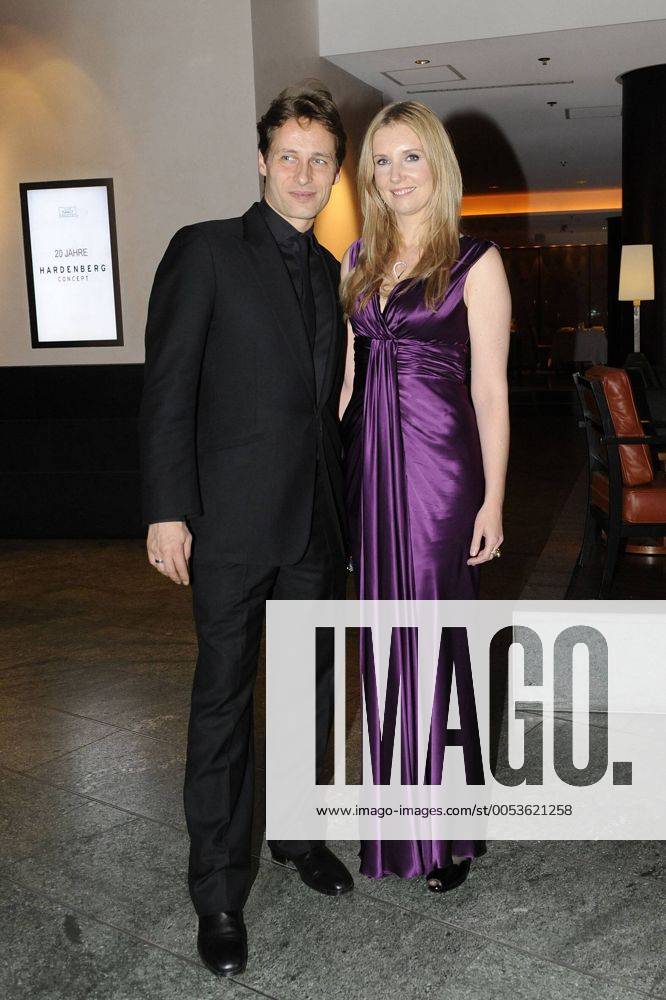 Jette Joop mit ihrem Ehemann Christian Elsen bei dem Benefizkonzert zugunsten von Innocence in Danger e.V. in der Philharmonie Berlin am 22.11.2009 Benefizkonzert zugunsten Innocence in Danger , 2009