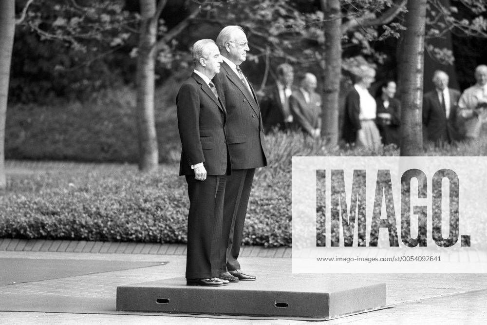 Bundeskanzler Helmut Kohl (re., Deutschland CDU) empfängt Premierminister Edouard Balladur (Frankreich) in Bonn