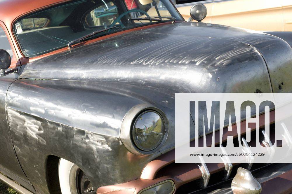 Kustom Kulture 2010 auf dem Flugplatz Schwarze Heide in Bottrop-Kirchhellen: Oldtimer.