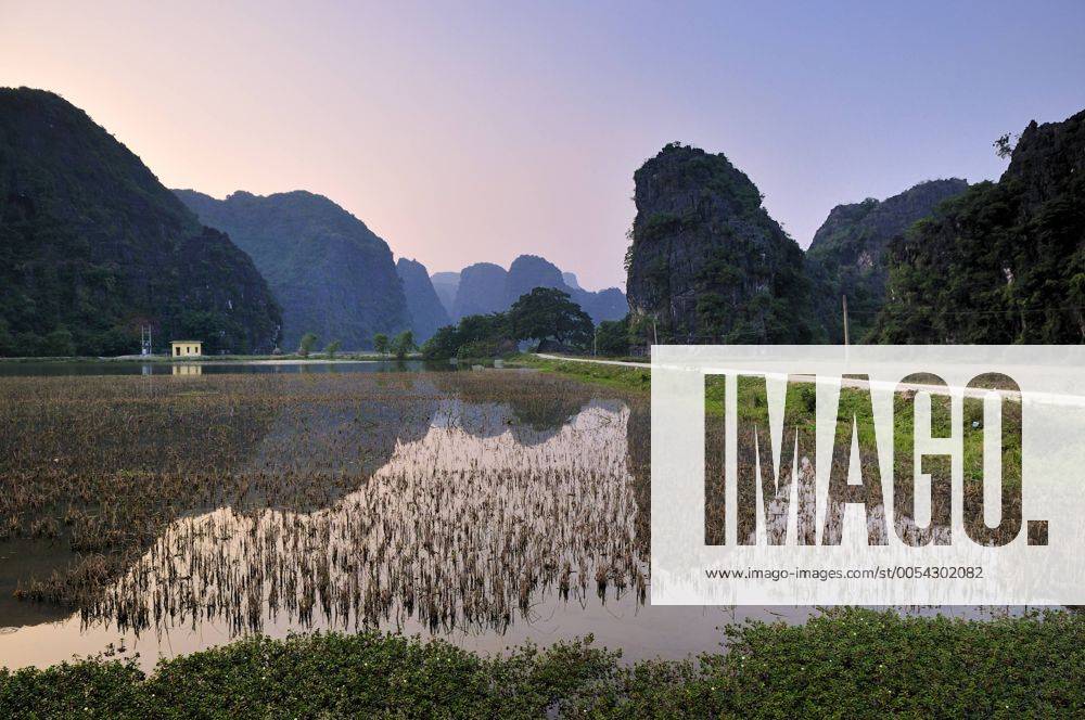 Tam Coc Region, Umgebung von Ninh Binh, trockene Halong Bucht, Vietnam, Südostasien ibxgzs01639881