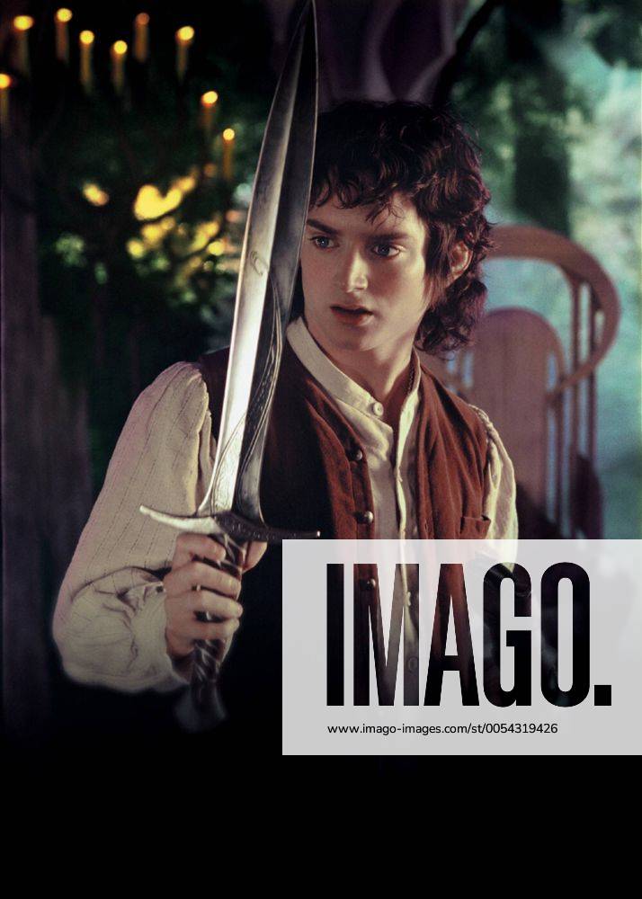 KPA43357.jpg DER HERR DER RINGE - DIE GEFÄHRTEN The Lord Of The Rings-The Fellowship Of The Ring GB 2001 Peter Jackson KINOSTART AM 20. DEZEMBER 2001: Der junge Hobbit Frodo Beutlin (ELIJAH WOOD) erbt einen Ring. Dieser Ring ist ein Meister-Ring, ein Werkzeug absoluter Macht. Sauron, der böse Herr von Modor, will diesen Ring unbedingt haben, dann könnte er Mittelerde beherrschen und ihre Völker versklaven. Frodo und seine Gefährten, die sich aus Menschen, Hobbits, einem Zauberer, einem Zwerg und einem Elben zusammensetzen, müssen den Ring durch Mittelerde transportieren, um ihn in den Tiefen des feurigen Berges Orodruin zu versenken und für immer zu zerstören. Doch die Reise durch Mittelerde bedeutet in Feindesgebiet einzudringen, wo der Dunkle Herr regiert. Die Gefährten müssen nicht nur gegen die Armee der Orks kämpfen, auch Uneinigkeiten innerhalb der Gruppe gefährden die Missi UnitedArchives43357