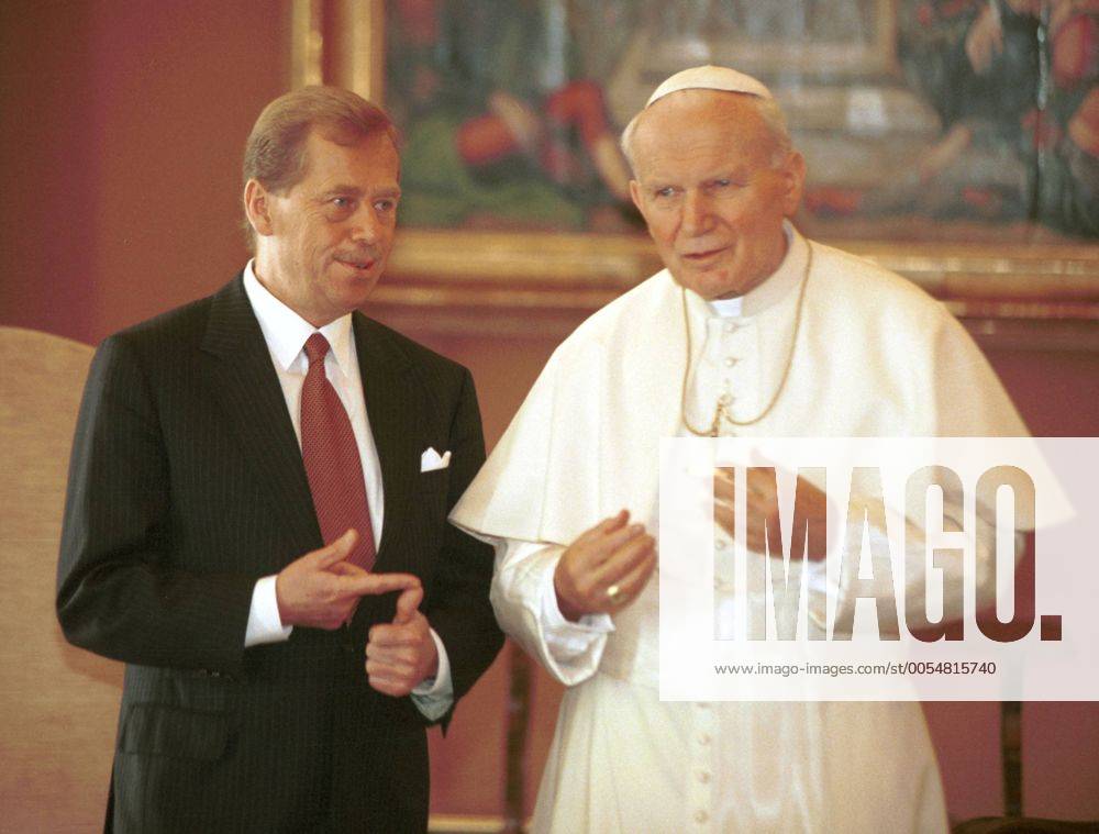 Czech President Vaclav Havel and Pope John Paul II during Havel s visit to Vatican on March 7, 1994. CTK Photo Michal Dolezal CTKPhoto00026274