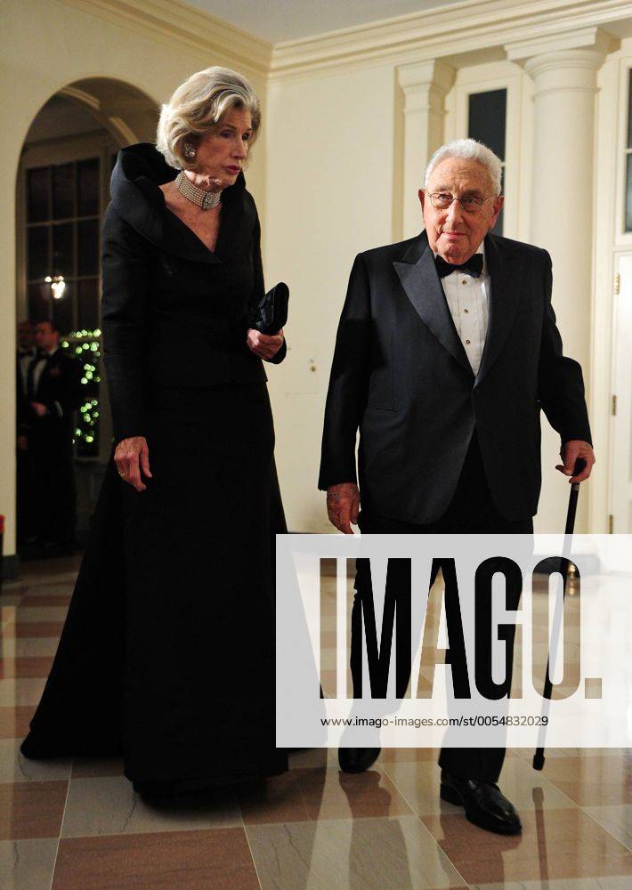Former Secretary of State Henry Kissinger and his wife Nancy arrive for the State Dinner for President Hu Jintao of the People s Republic of China, at the White House in Washington on January 19, 2011. WAP20110119334
