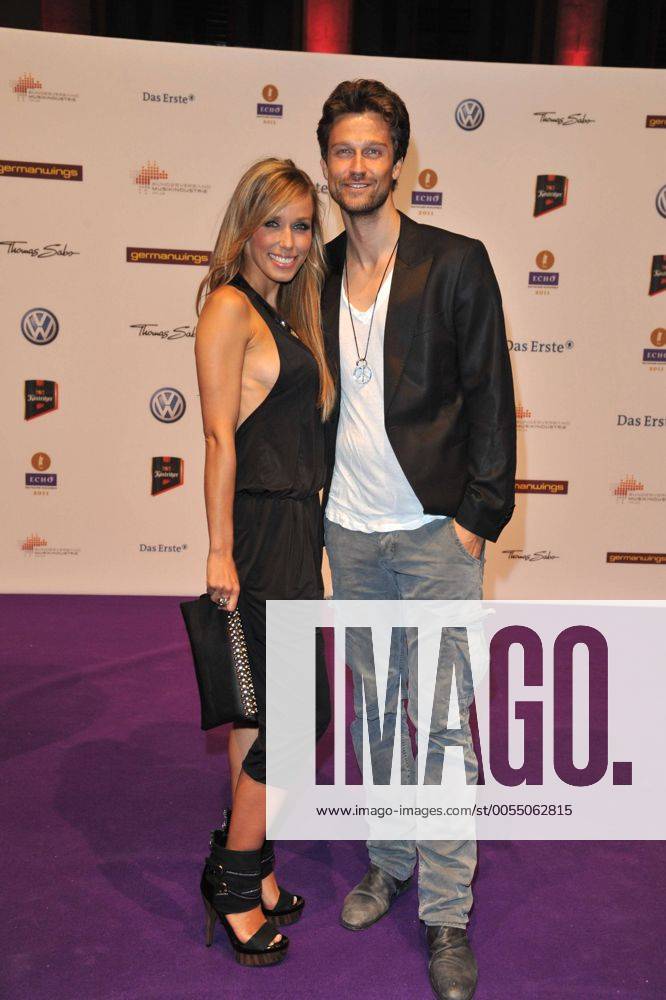 Wayne Carpendale und Annemarie Warnkross bei der Verleihung vom Musikpreis Echo in Berlin am 24.03.2011 Echo Verleihung 2011