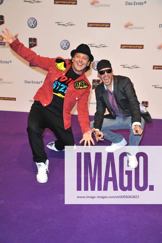 Die Band Die Atzen - Frauenarzt (L) und Manny Marc - bei der Verleihung vom Musikpreis Echo in Berlin am 24.03.2011 Echo Verleihung 2011