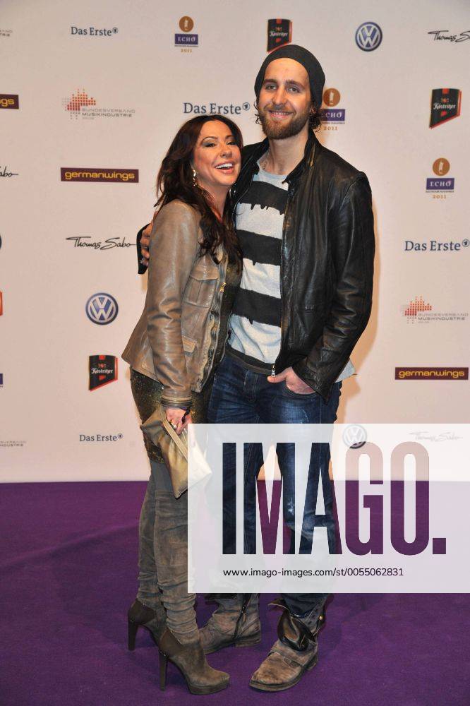 Simone Thomalla mit ihrem Partner Silvio Heinevetter bei der Verleihung vom Musikpreis Echo in Berlin am 24.03.2011 Echo Verleihung 2011