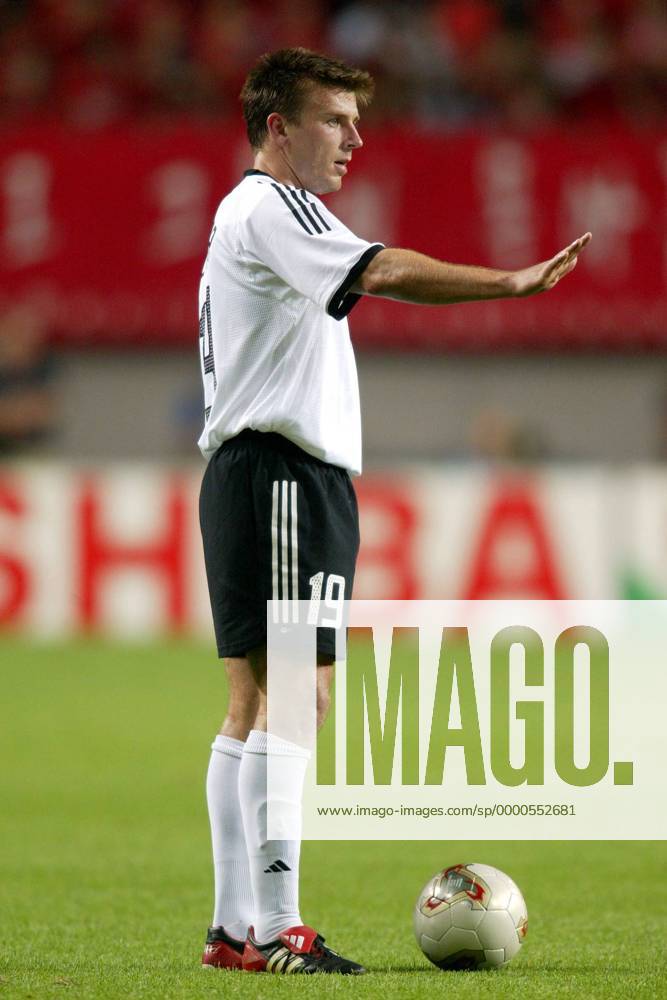 Bernd Schneider (Deutschland) Fußball WM Herren Weltmeisterschaft 2002, Länderspiel, Halbfinale, Nationalmannschaft, Nationalteam, Nationaltrikot, Einzelbild WorldCupStadium Seoul