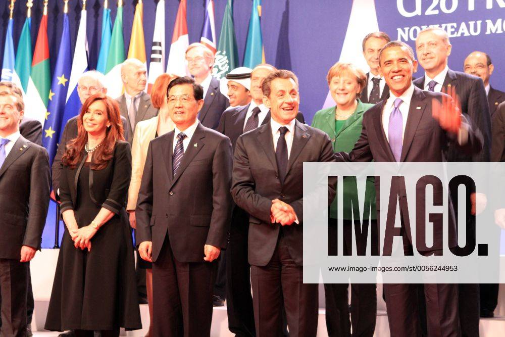 Ministerpräsident Silvio Berlusconi (Italien) - Bundeskanzlerin Angela Merkel (Deutschland) - Premierminister Jose Luis Zapatero (Spanien) - Präsidentin Cristina Fernandez de Kirchner (Argentinien) - Präsident Hu Jintao (China) - Präsident Nicolas Sarkozy (Frankreich) - Präsident Barack Obama (USA) - G20-Gipfel in Cannes. NicolasGavet Panoramic
