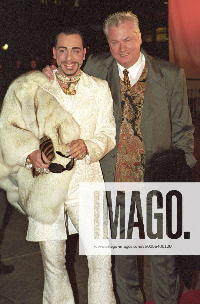 Deutschlandpremiere von Drei Engel für Charlie (Charlies Angels) in Berlin - Harald Glööckler mit Begleitung