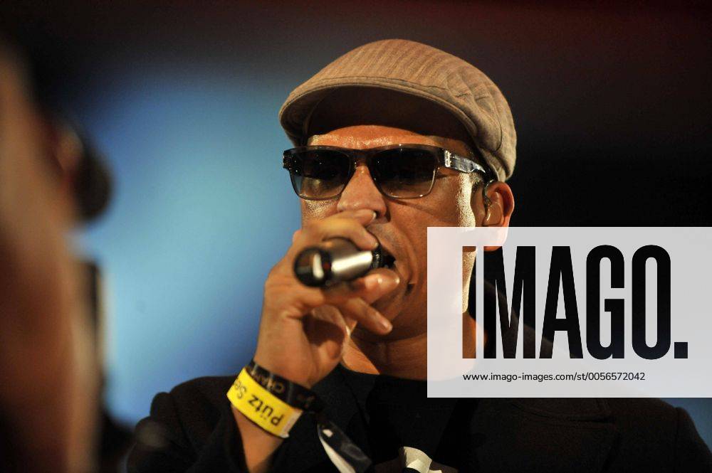 Xavier Naidoo WBA Weltmeisterschaft im Mittelgewicht zwischen Felix Sturm und Martin Murray, Mannheim 02. Dezember 2011