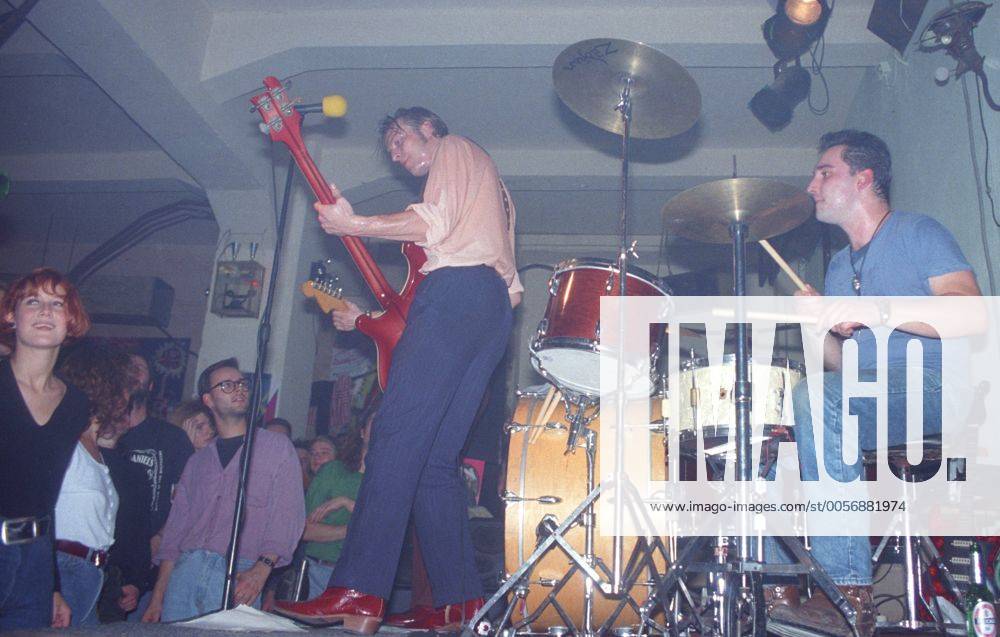 Konzert der Band SPACE HOBOS in Cafe ZAPATA im Kunst- und Kulturhaus Tacheles an der Oranienburger Straße in Berlin-Mitte